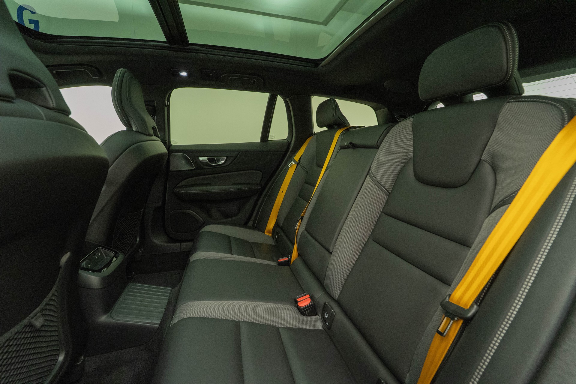 VOLVO V60 2.0 T8 TE Polestar eAWD-image-8