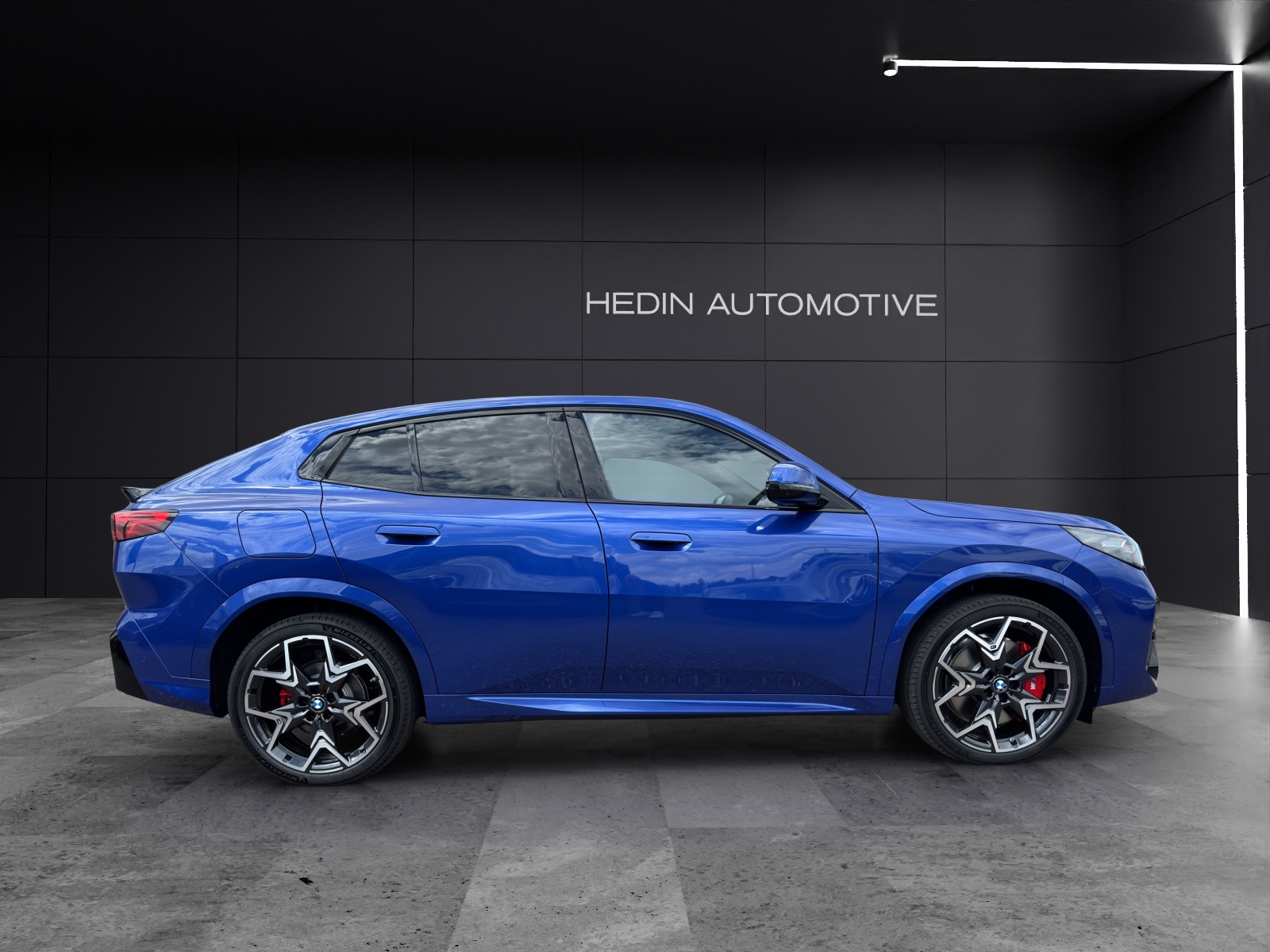 BMW iX2 xDrive30-image-6