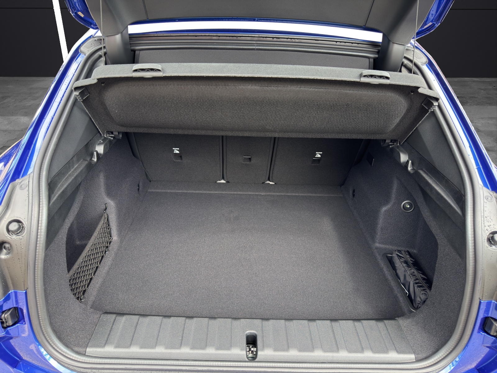 BMW iX2 xDrive30-image-5