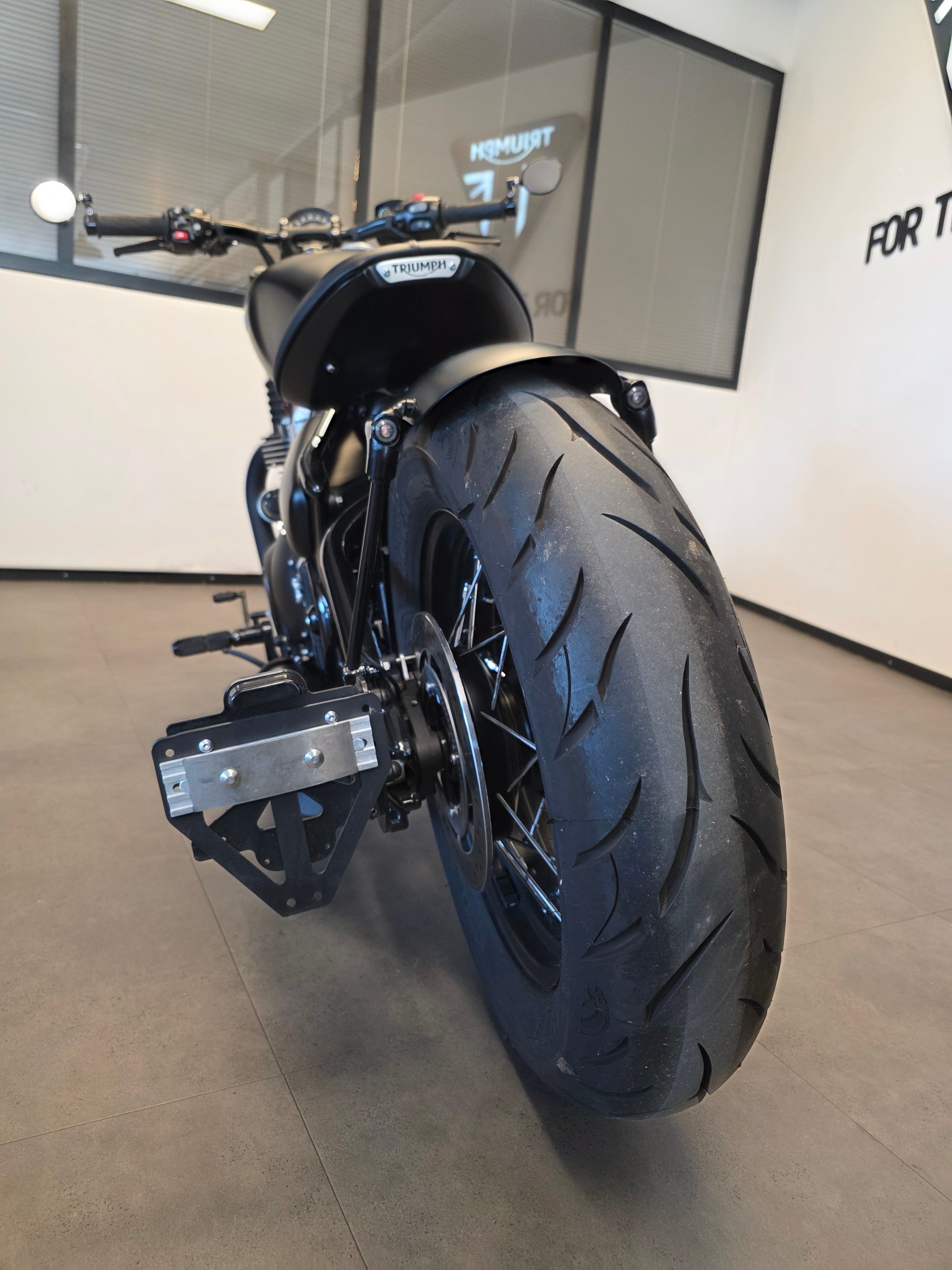 TRIUMPH Bonneville 1200 Bobber Black ABS-image-8