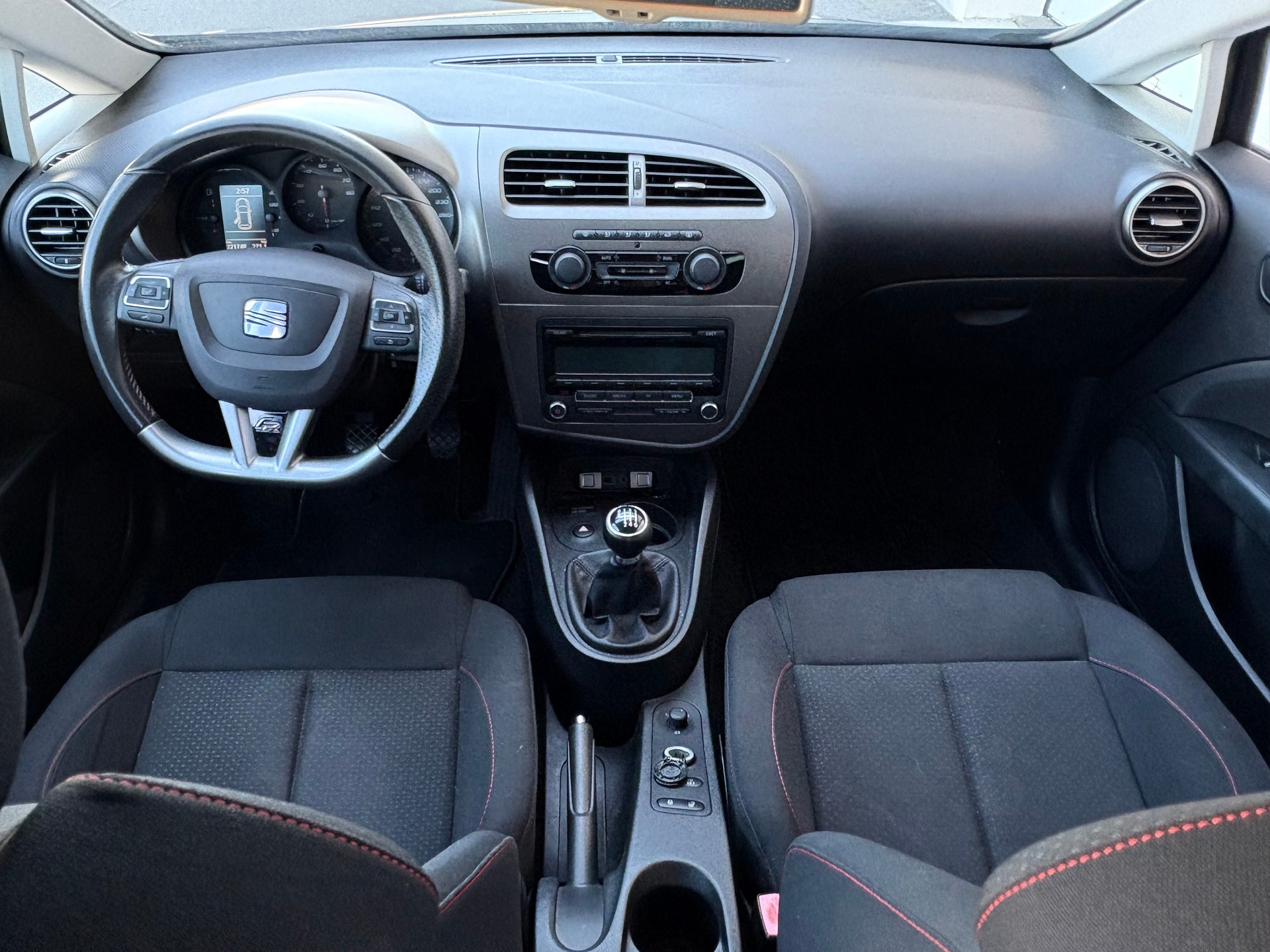 SEAT Leon 1.8 TSI FR-image-8