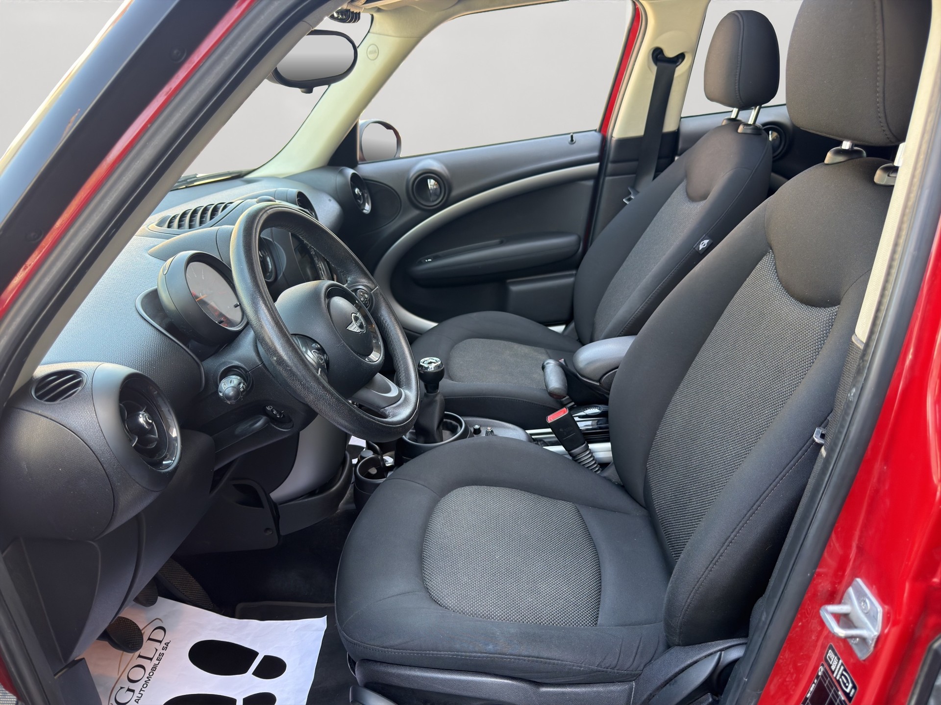MINI Countryman Cooper FWD-image-8