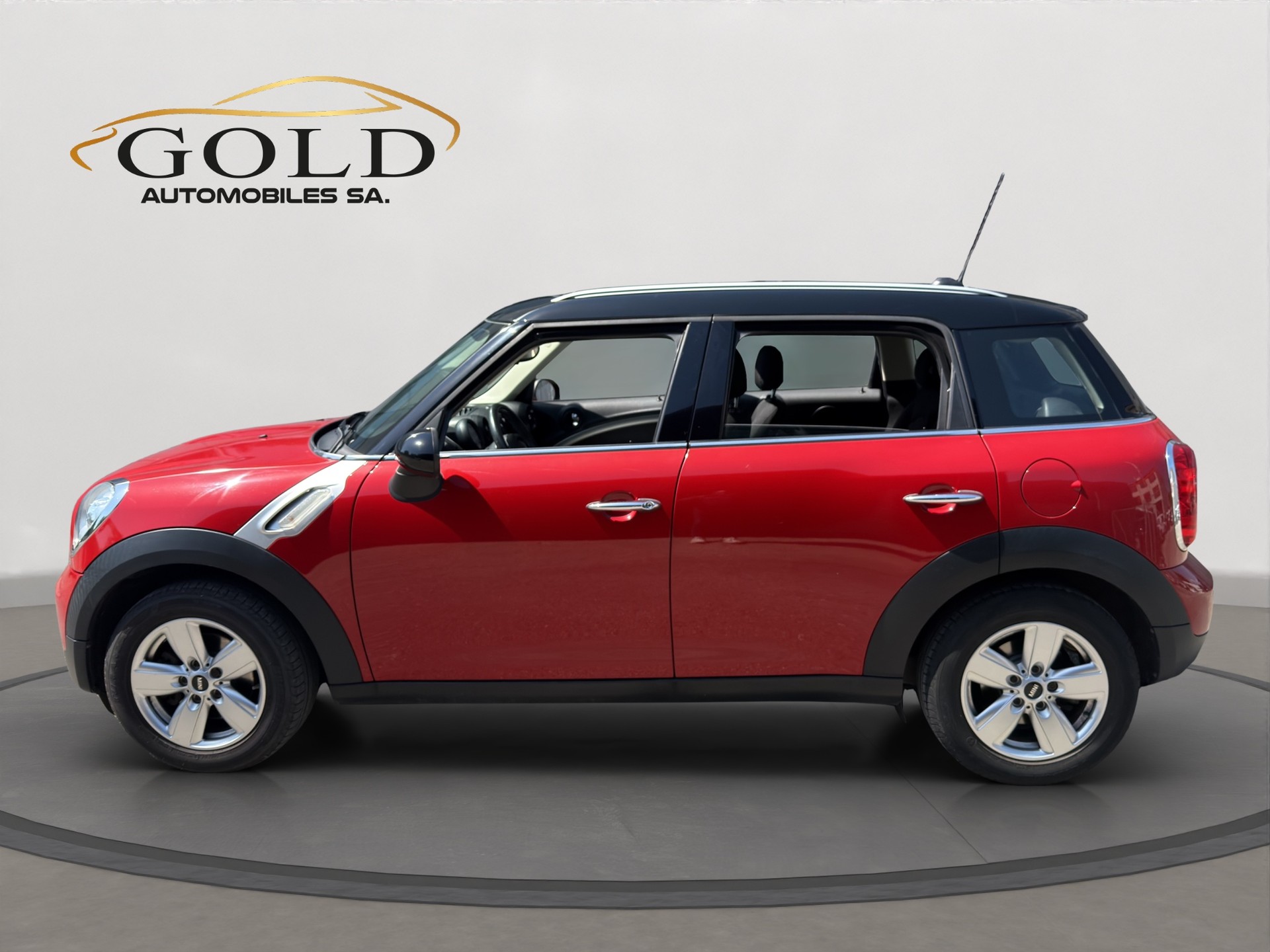 MINI Countryman Cooper FWD-image-11