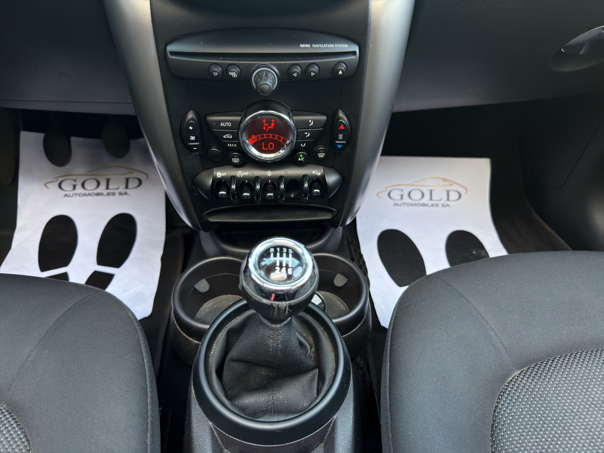 MINI Countryman Cooper FWD-image-5