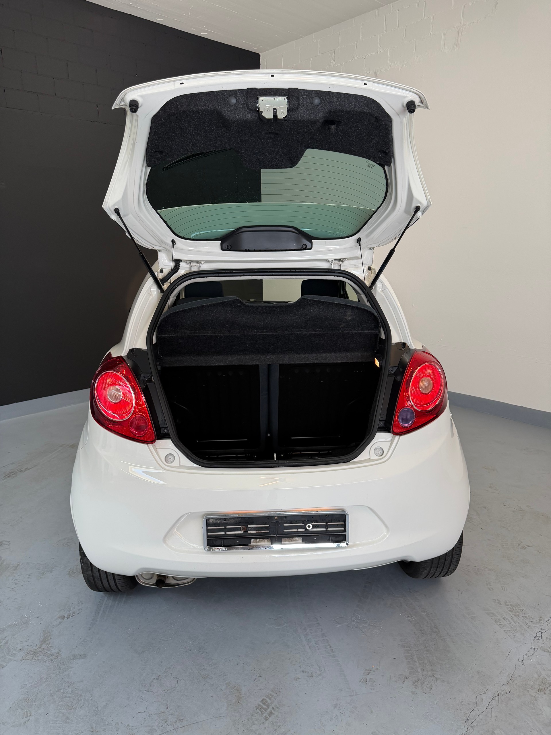 FORD KA 1.25 Ambiente ***CH-Fahrzeug***-image-5