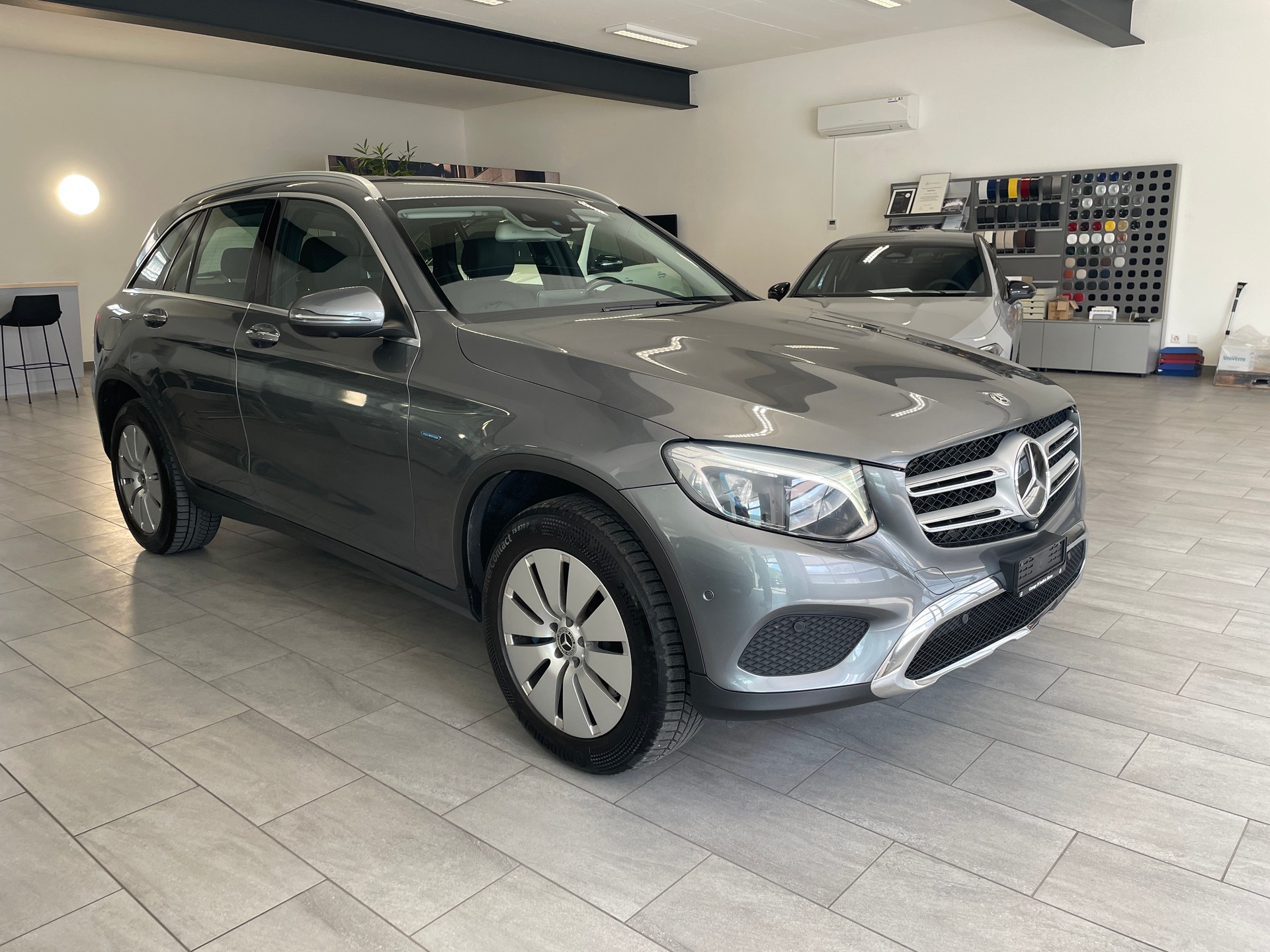 MERCEDES-BENZ GLC 350 e Exclusive 4Matic 7G-Tronic-showroom-element-2
