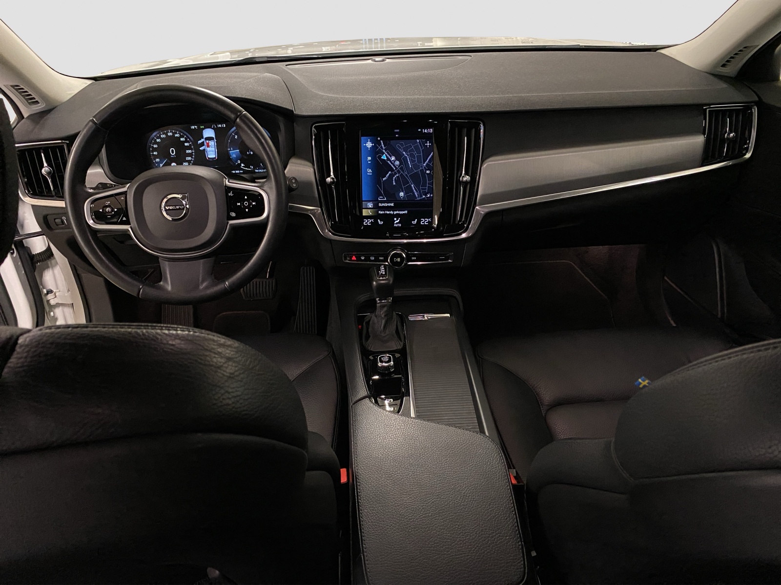VOLVO V90 2.0 D3 Momentum AWD-image-10