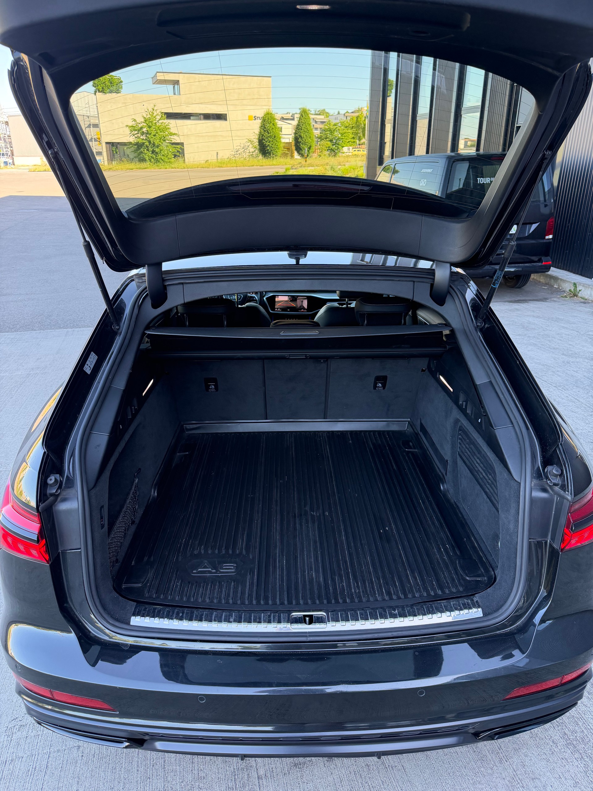 AUDI A6 Avant 45 TDI quattro tiptronic-image-9