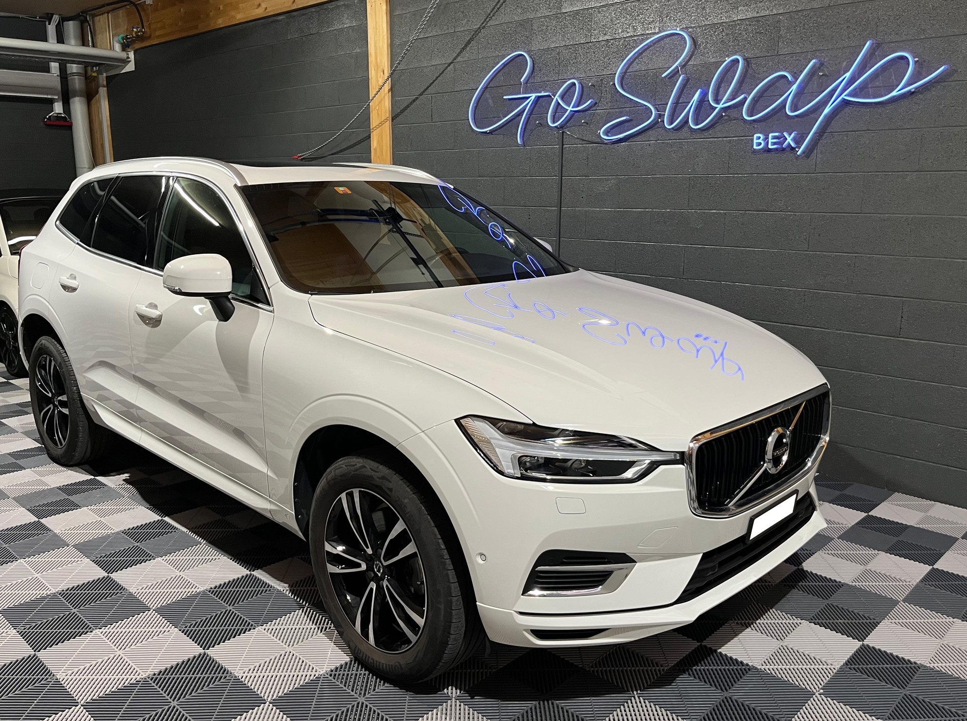 VOLVO XC60 T8 eAWD Momentum Geartronic