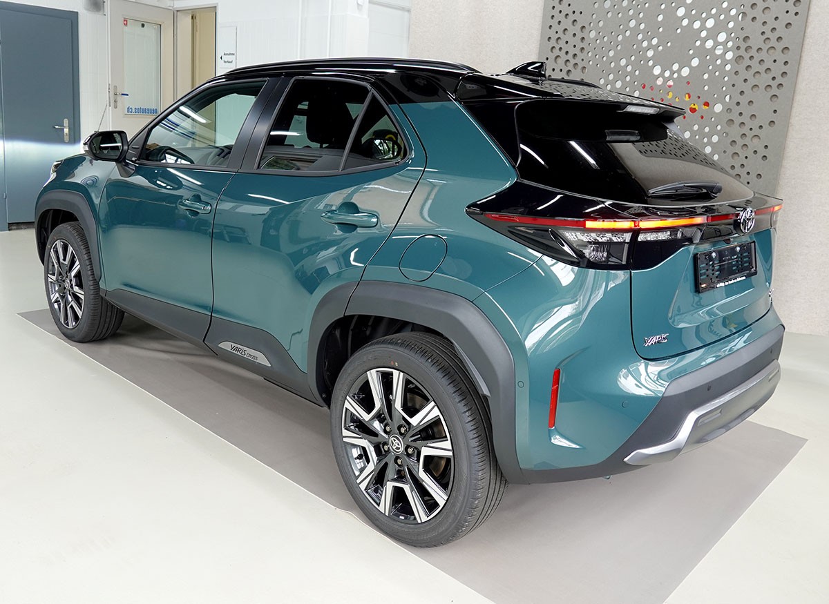 TOYOTA Yaris Cross 1.5 Premium 2WD e-CVT 360° Kamera, Panorma-showroom-element-2