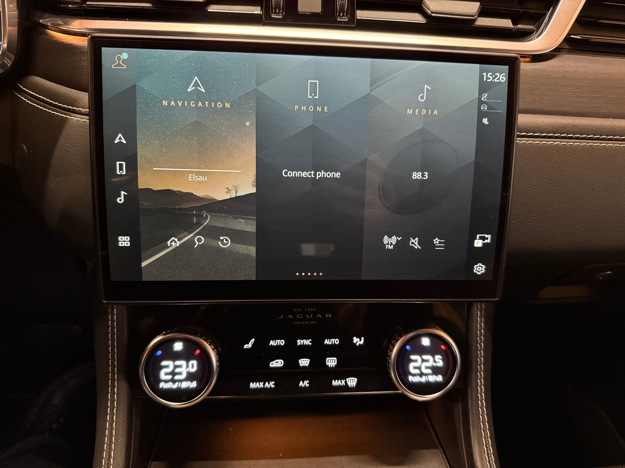 JAGUAR F-Pace 3.0 D300 R-Dynamic MHEV SE AWD-image-12
