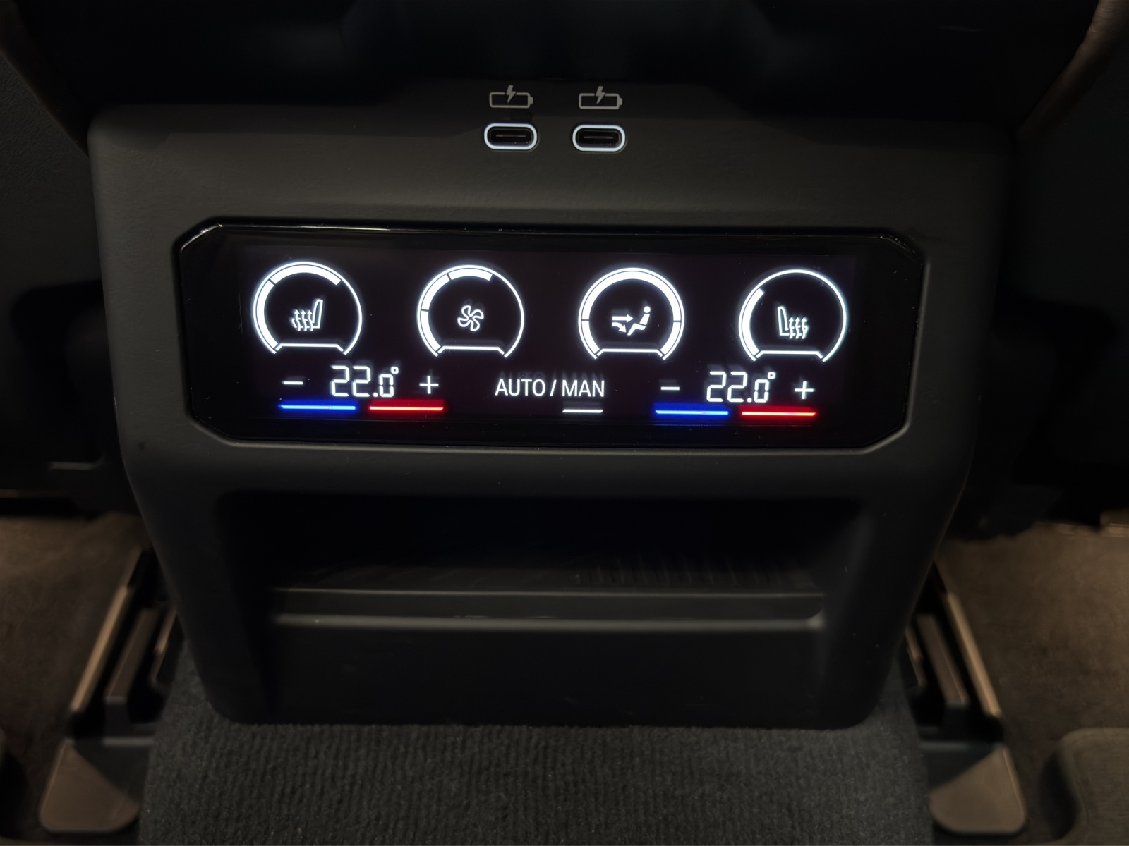 BMW i5 M60 xDrive Touring-image-14