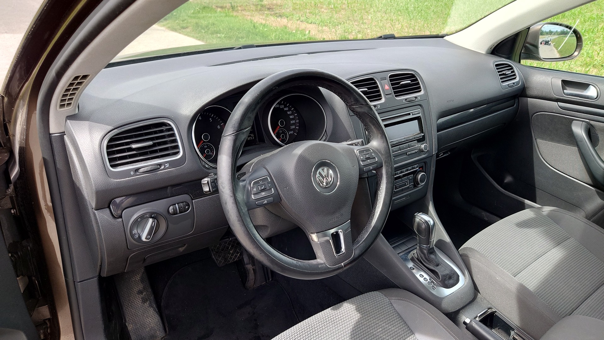 VW Golf Variant 1.2 TSI Comfortline DSG-image-9