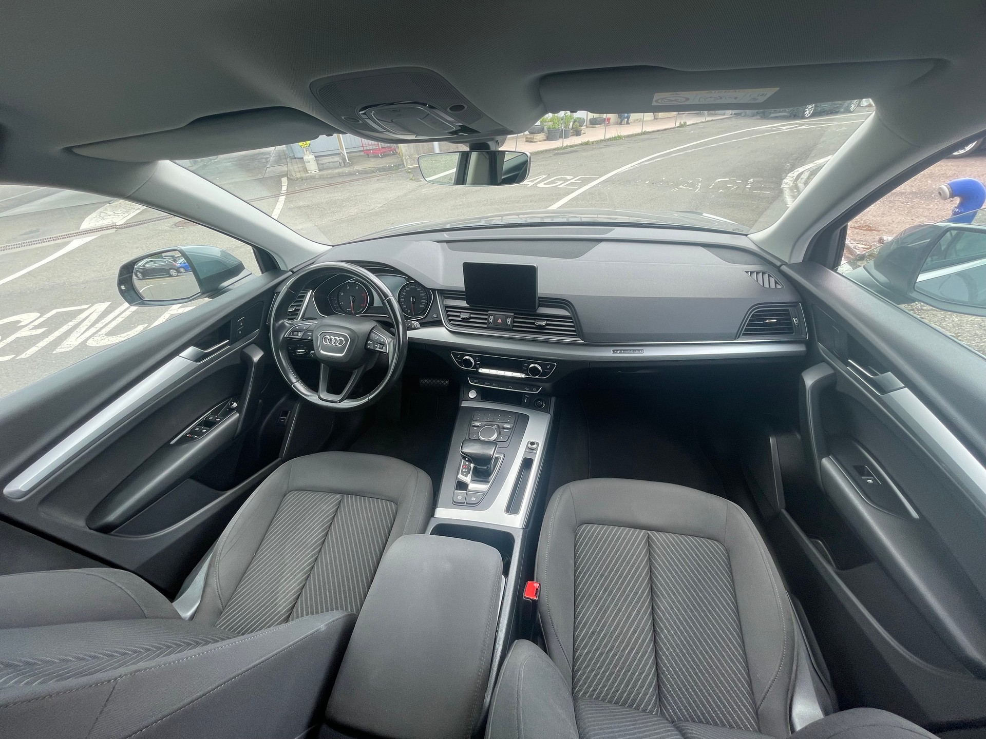 AUDI Q5 35 TDI quattro S-tronic-image-7