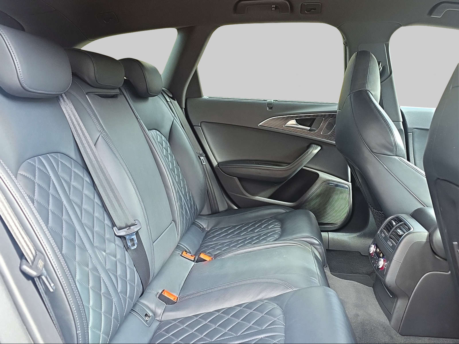 AUDI A6 Avant 3.0 TDI V6 quattro S-tronic-image-18