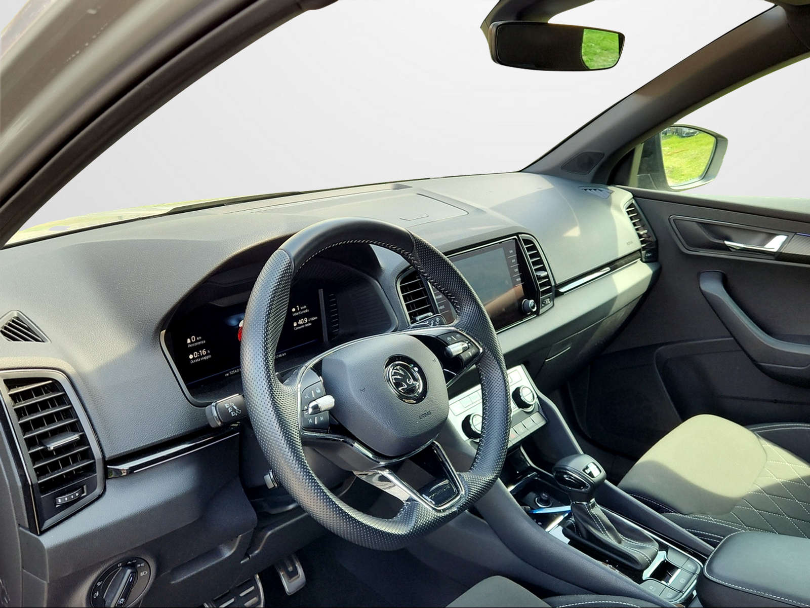 SKODA Karoq 1.5 TSI SportLine DSG-image-9