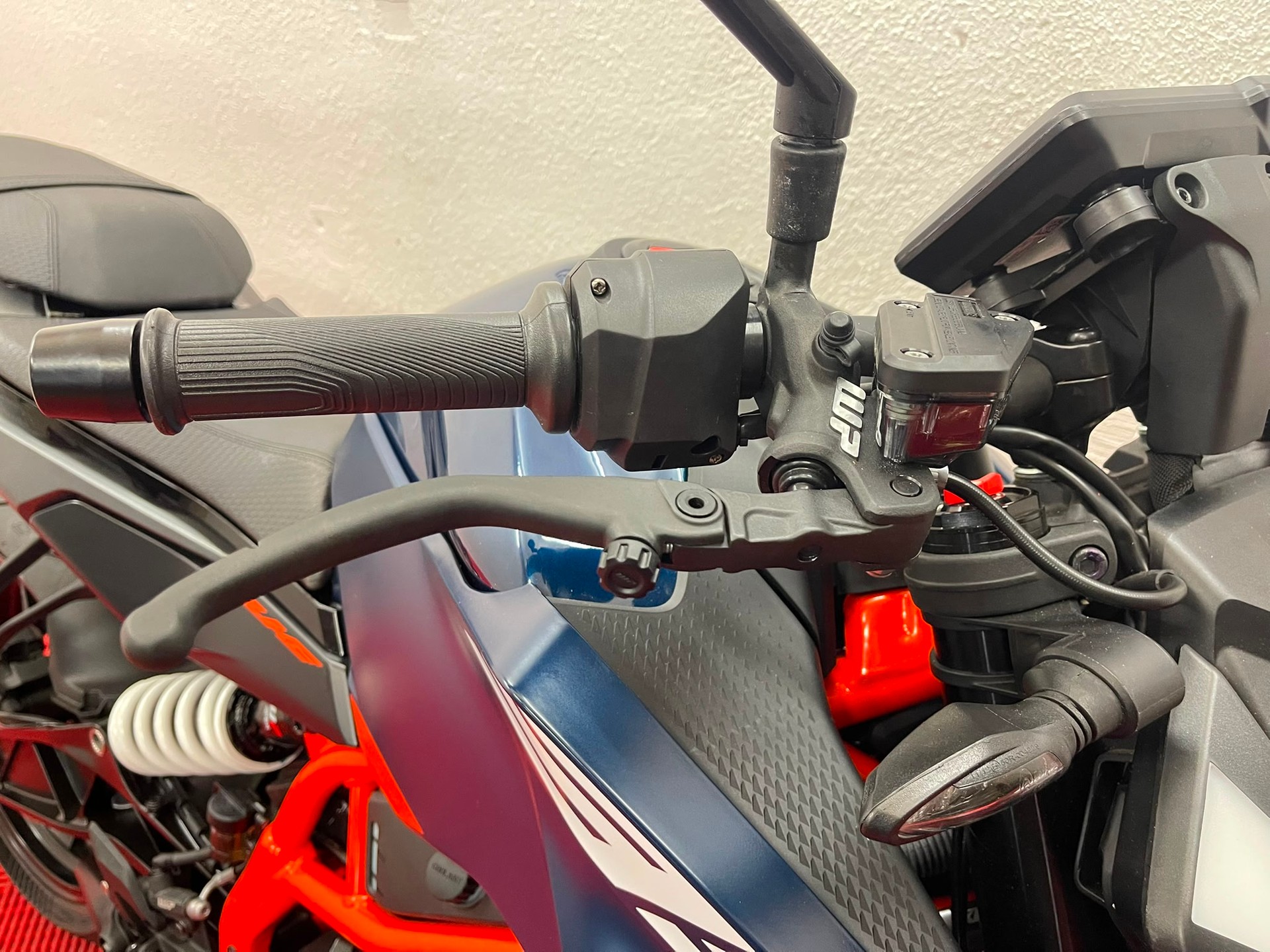 KTM 390 Duke-image-6