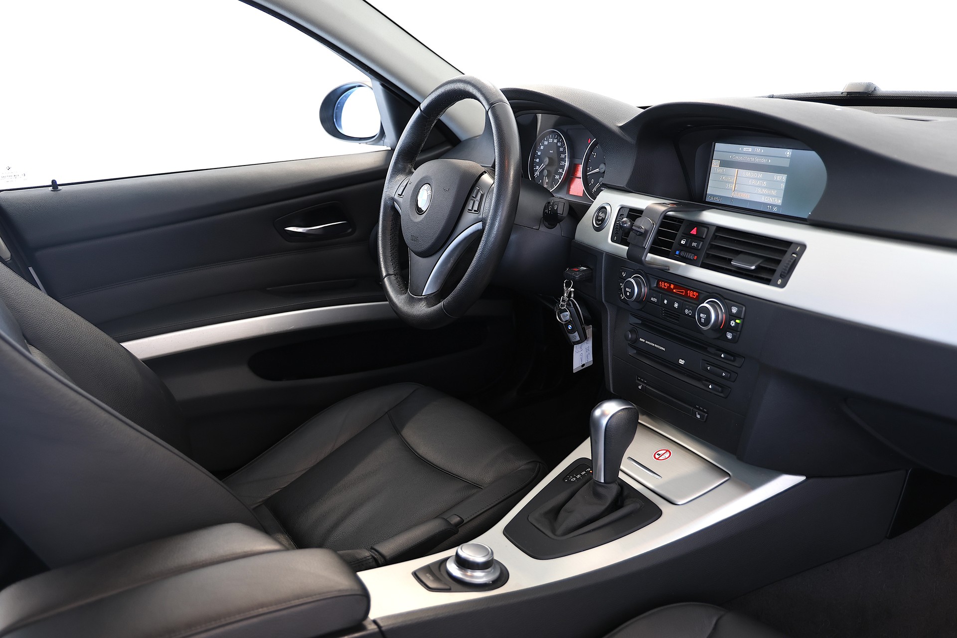 BMW 325i Touring-image-14
