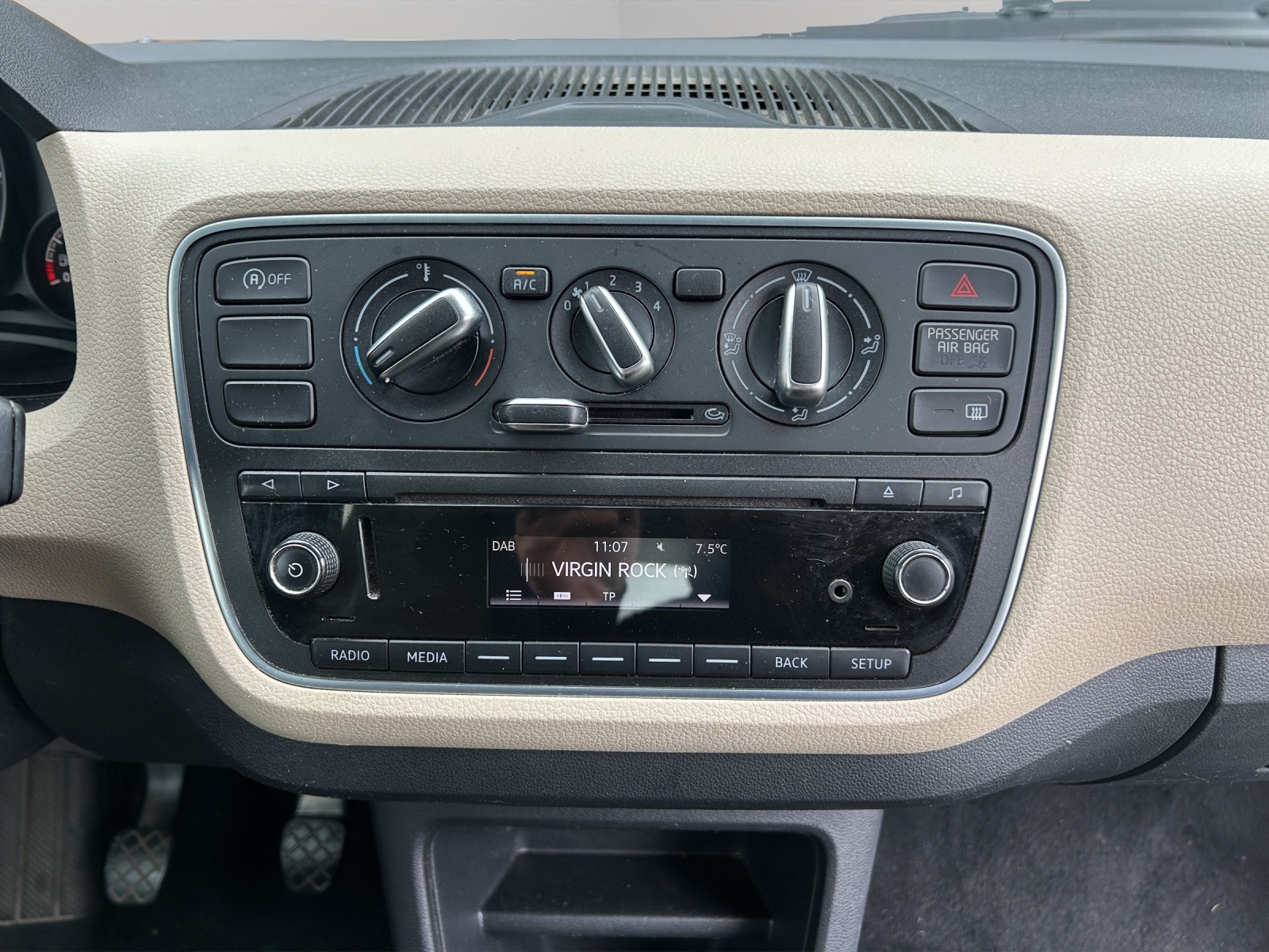 SKODA Citigo 1.0 G-tec Active-image-12