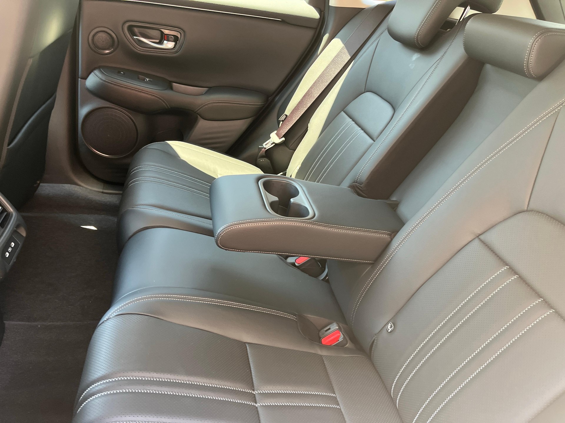 HONDA ZR-V 2.0 i-MMD Advance Hybrid mit Honda Aktionsleasing 1.9% und 8 Jahren Garantie-image-11