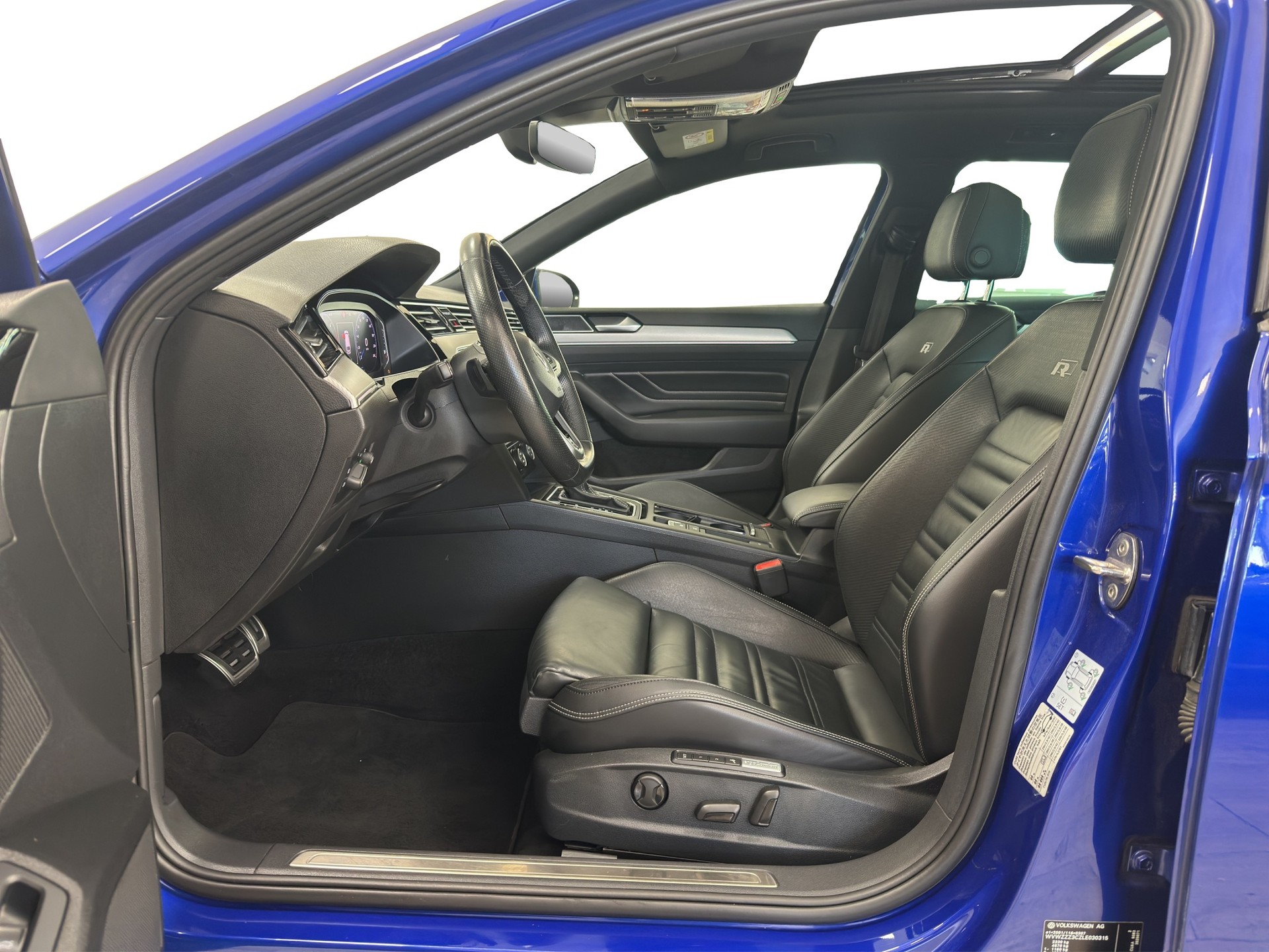 VW Passat 2.0 TDI BMT R-Line 4Motion DSG-image-20