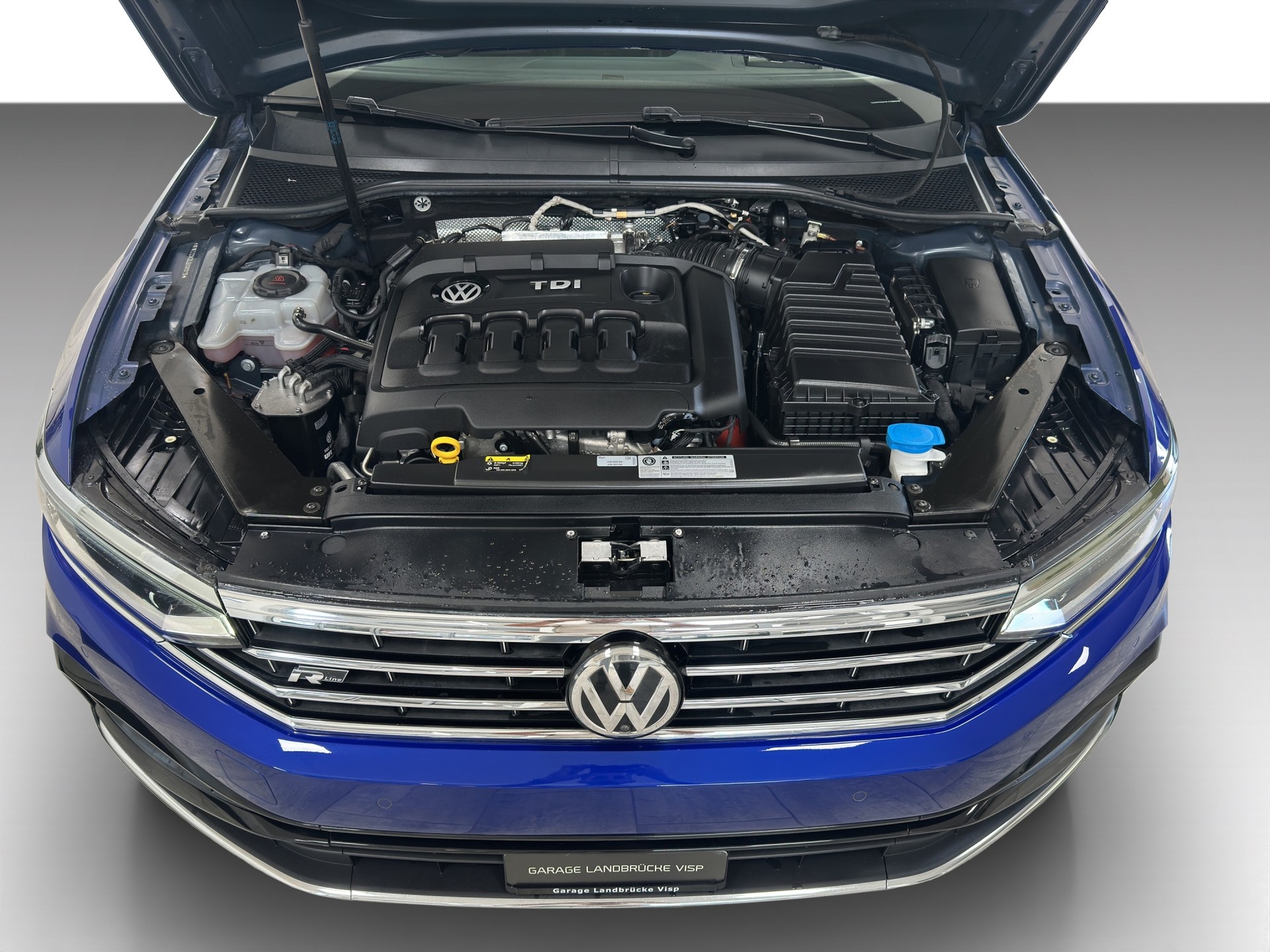 VW Passat 2.0 TDI BMT R-Line 4Motion DSG-showroom-element-3