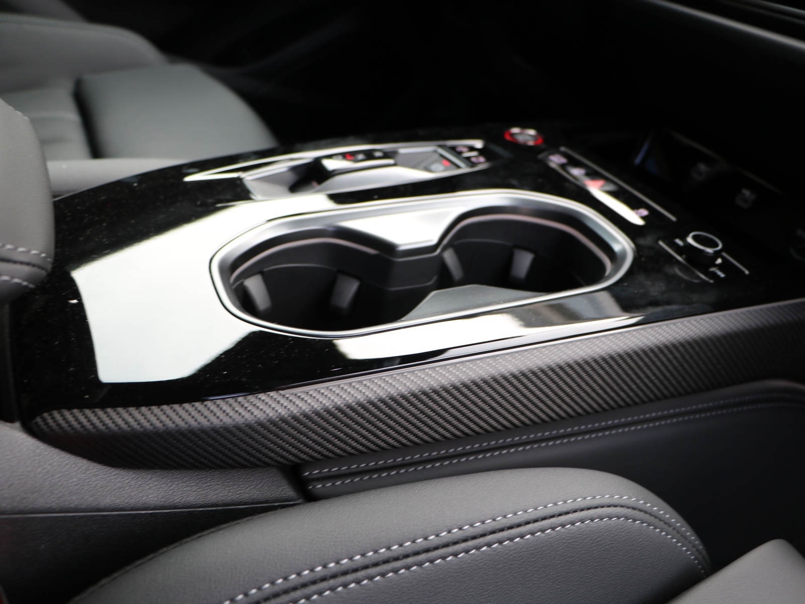 AUDI A6 Avant e-hybrid quattro 220 kW S tronic-image-22