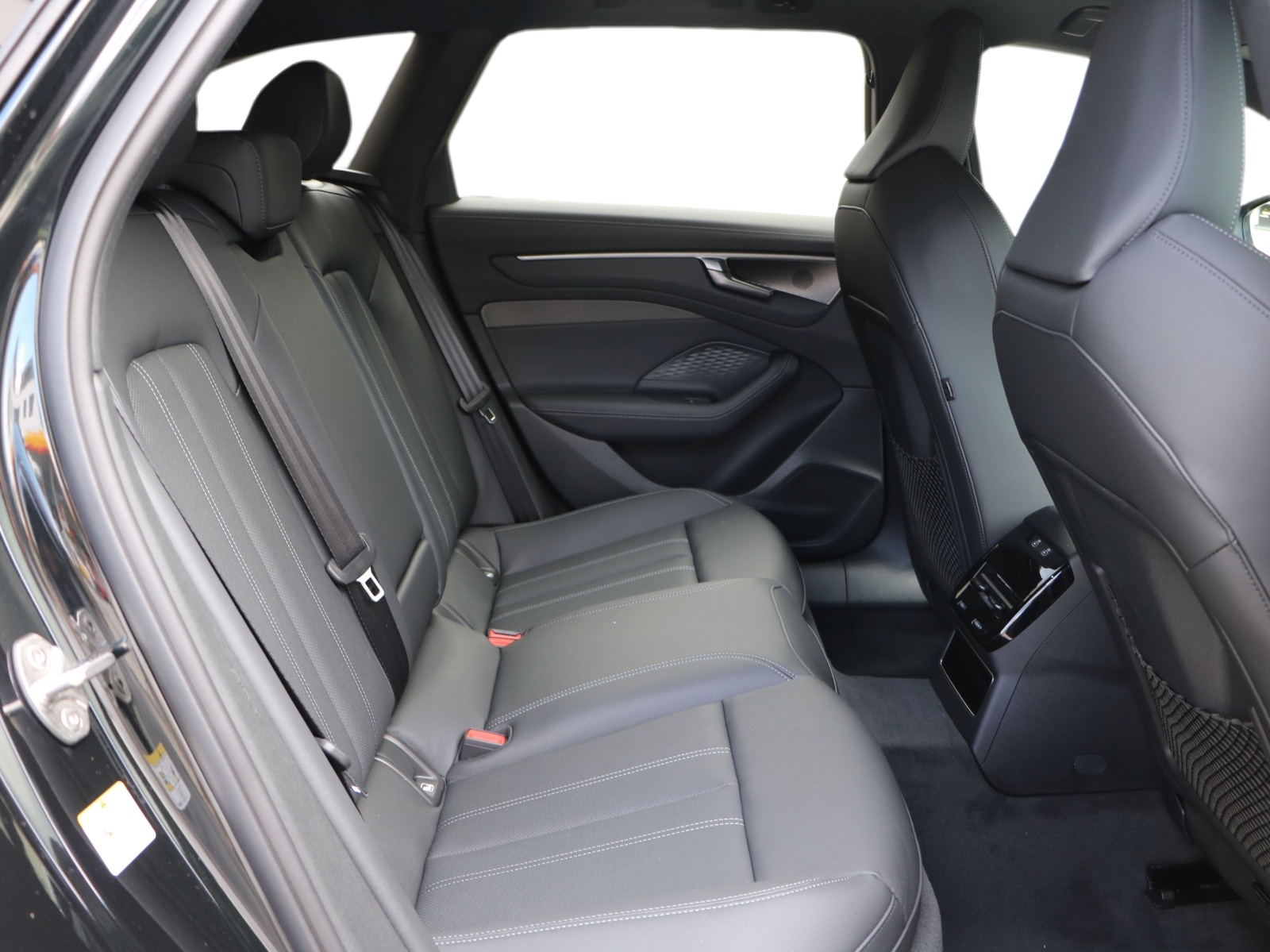 AUDI A6 Avant e-hybrid quattro 220 kW S tronic-image-11