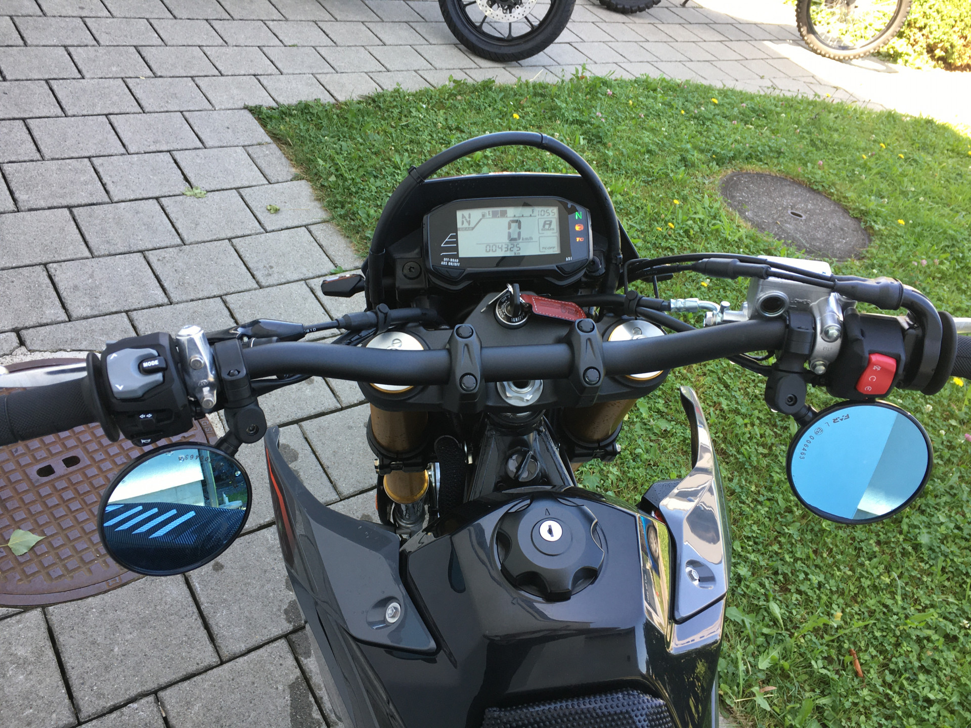 SUZUKI DR-Z4S-image-4