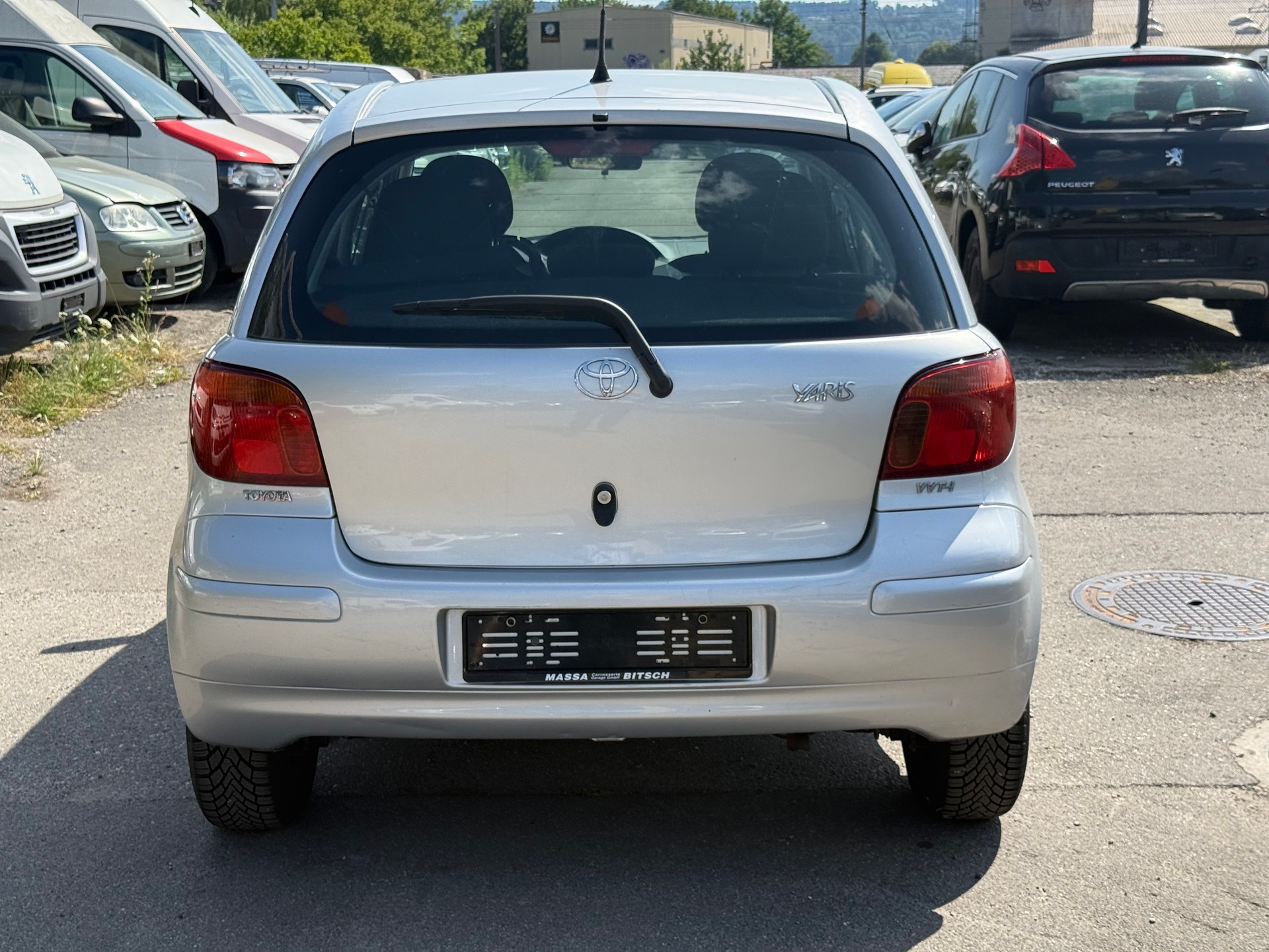TOYOTA Yaris 1.3 Linea Sol-image-4