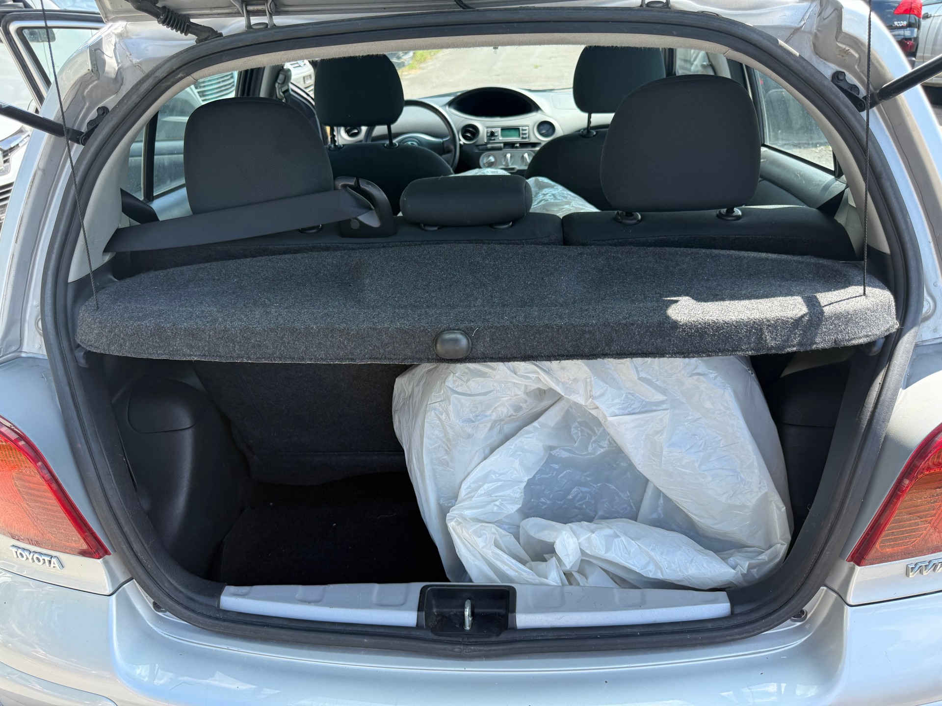 TOYOTA Yaris 1.3 Linea Sol-image-13