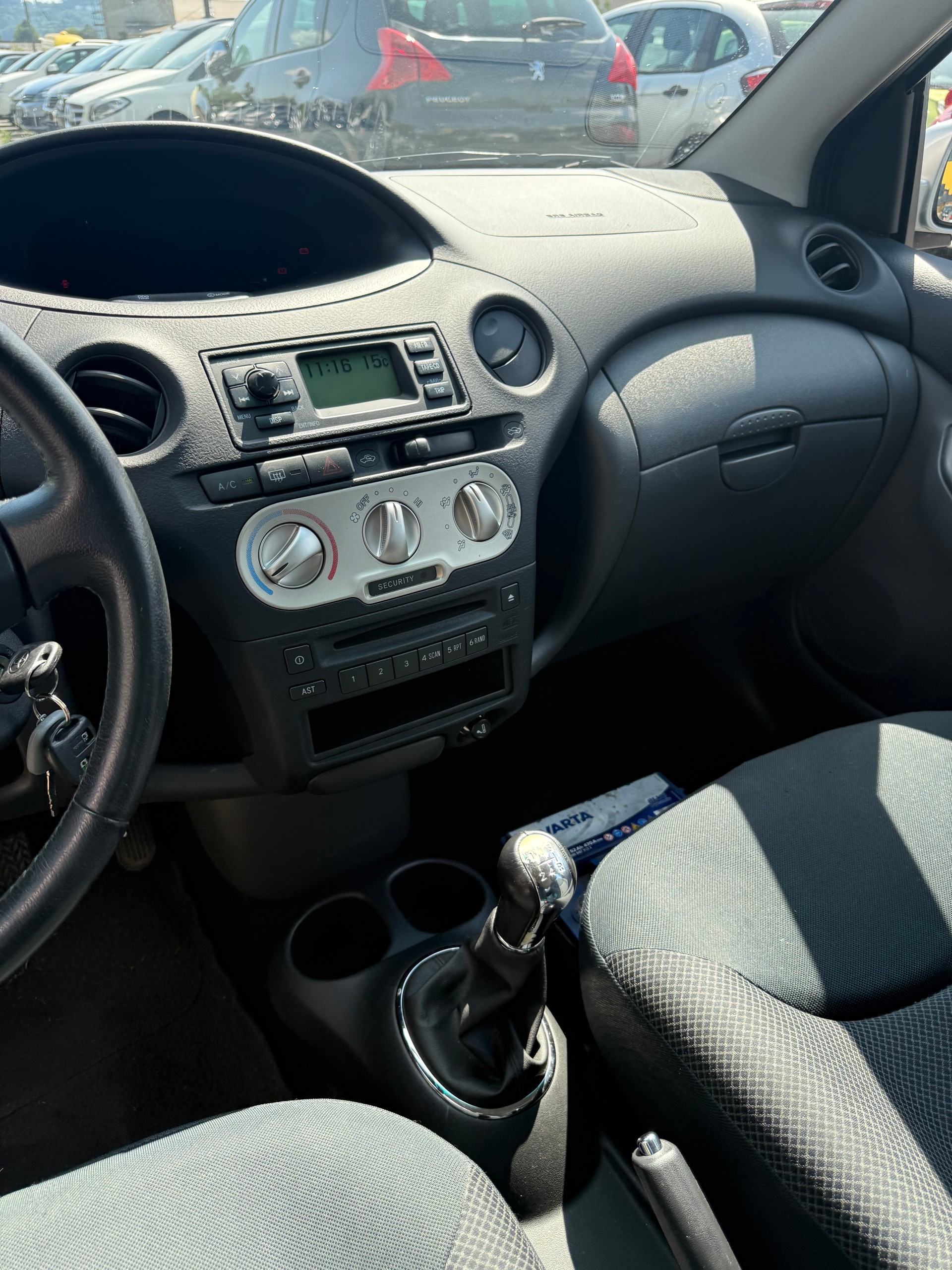 TOYOTA Yaris 1.3 Linea Sol-image-11