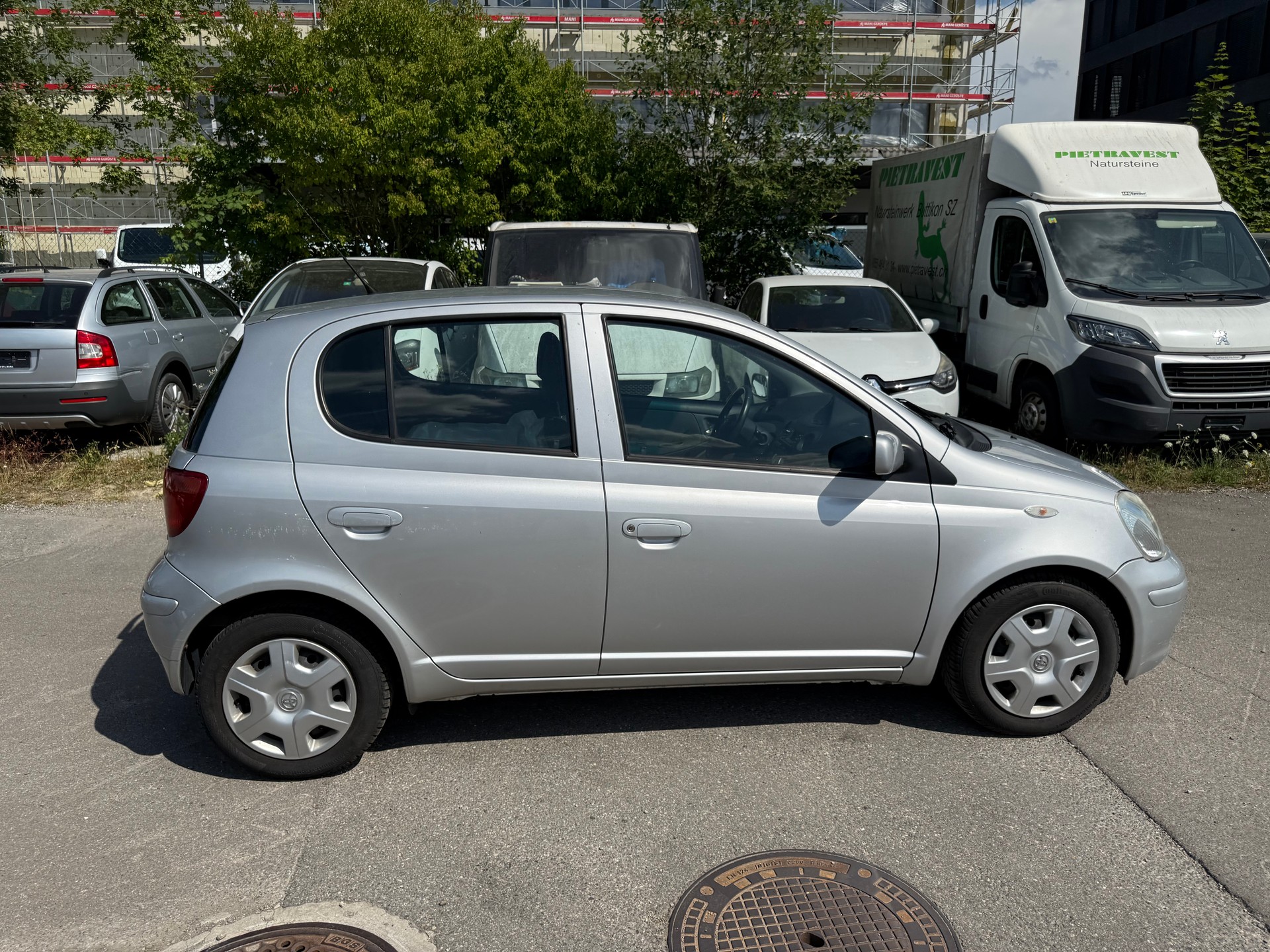 TOYOTA Yaris 1.3 Linea Sol-image-6