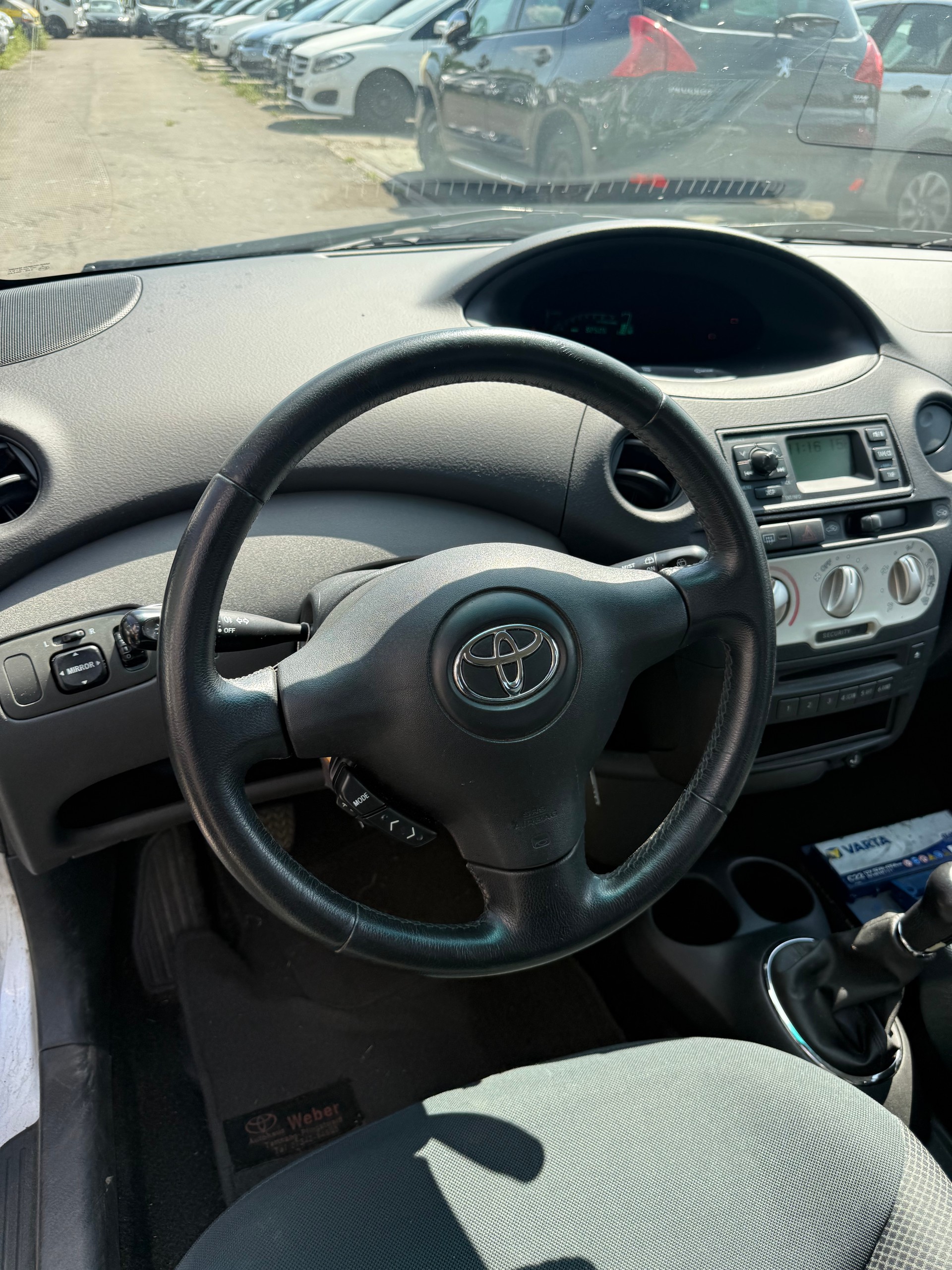 TOYOTA Yaris 1.3 Linea Sol-image-10