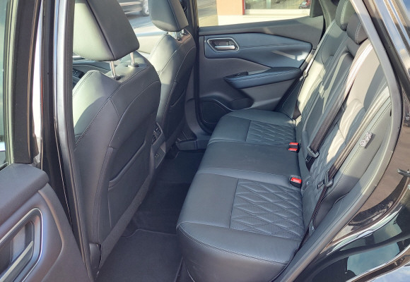 NISSAN Qashqai 1.3 MHEV Tekna+ 4x4-image-10