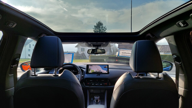 NISSAN Qashqai 1.3 MHEV Tekna+ 4x4-image-12
