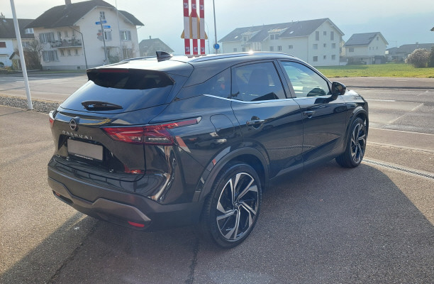 NISSAN Qashqai 1.3 MHEV Tekna+ 4x4-image-3