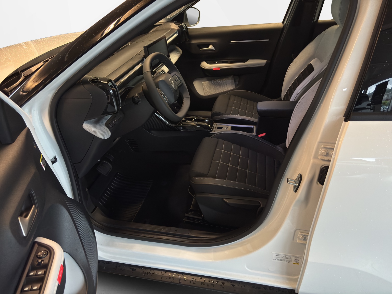 CITROEN C3 1.2 Hybrid Edition-image-9