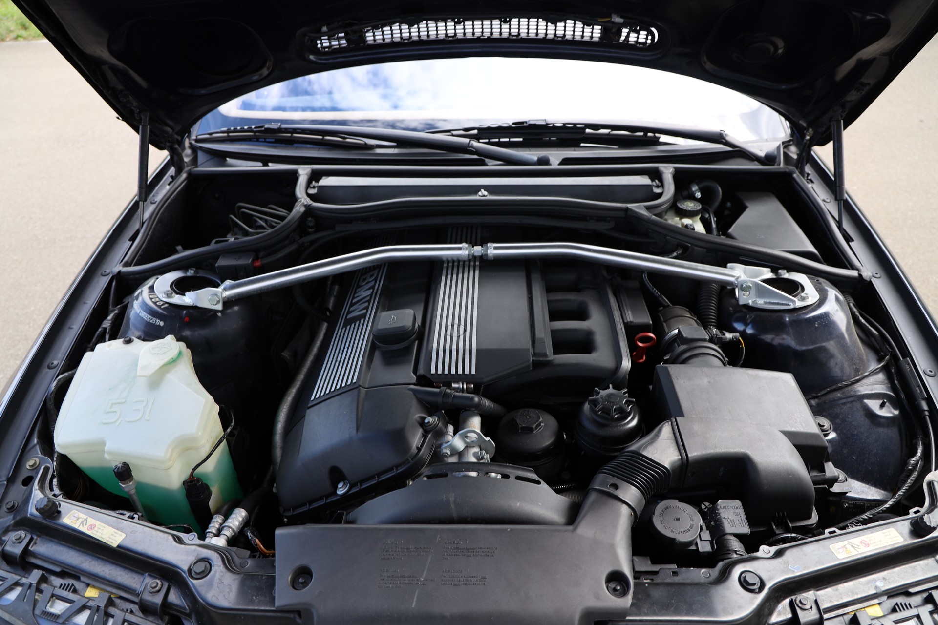 BMW 328i-image-19
