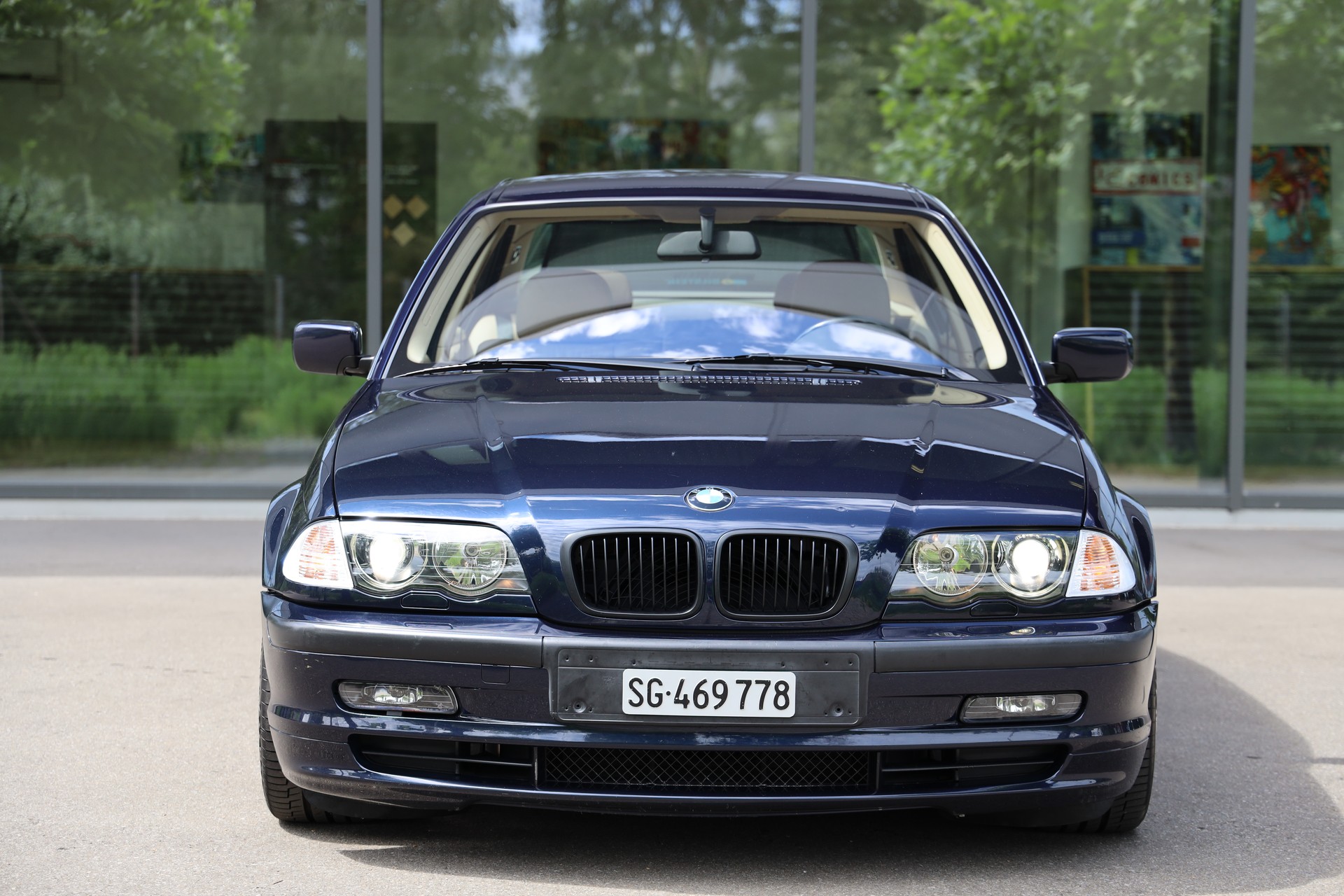 BMW 328i-image-2