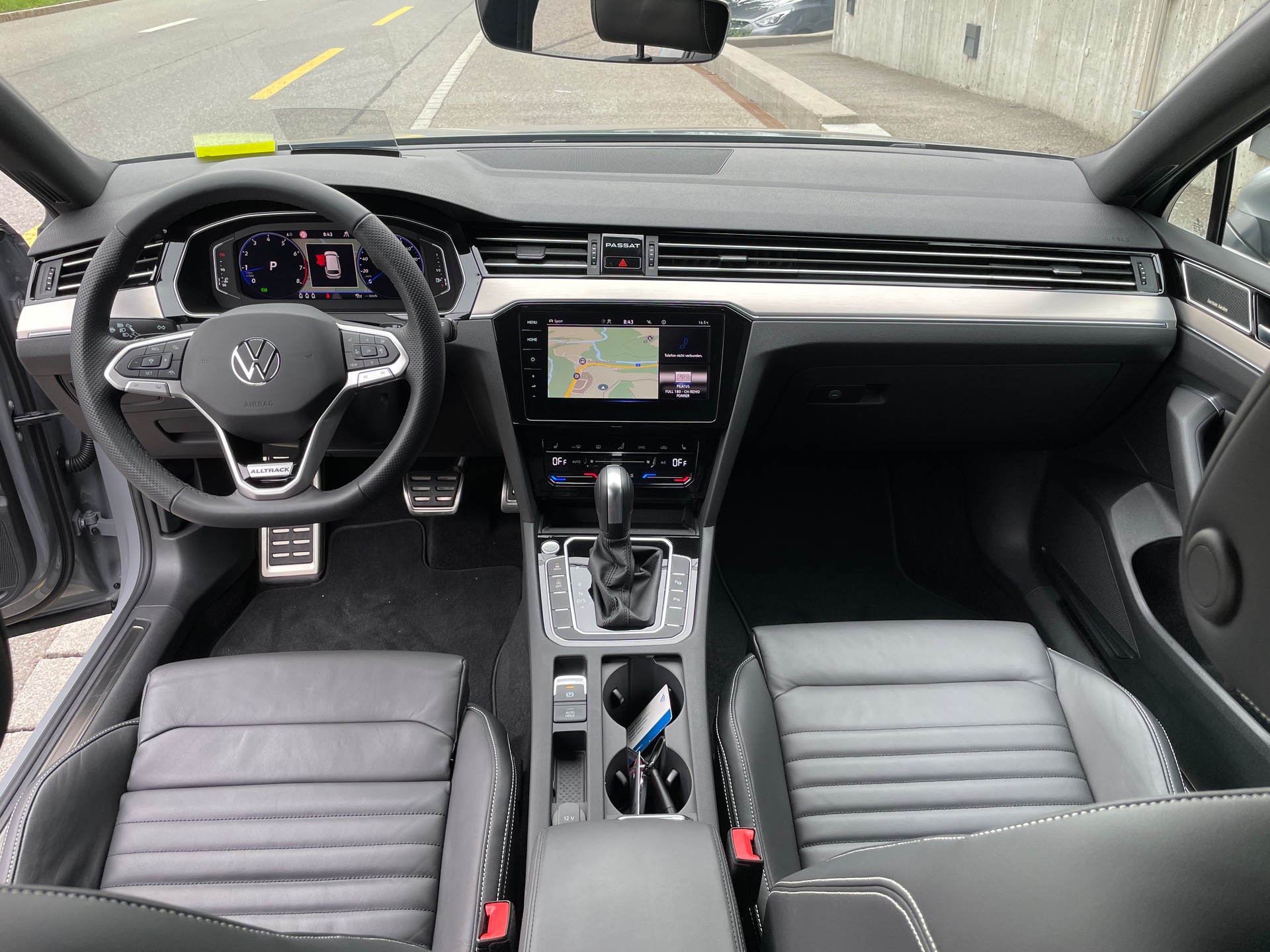 VW Passat Alltrack 2.0 TSI 4Motion DSG mit AHK und Standheizung-image-16