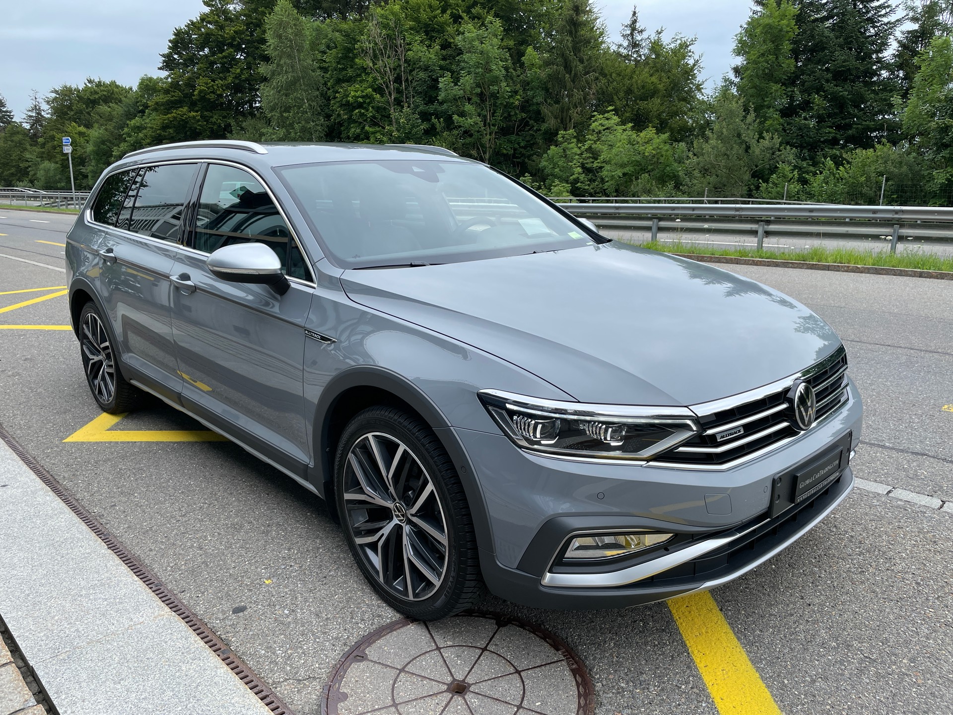 VW Passat Alltrack 2.0 TSI 4Motion DSG mit AHK und Standheizung-showroom-element-1