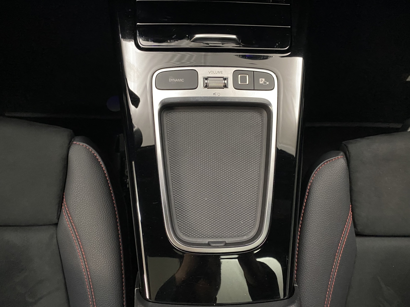 MERCEDES-BENZ CLA 250 AMG Line 4MATIC Shooting Brake-image-9