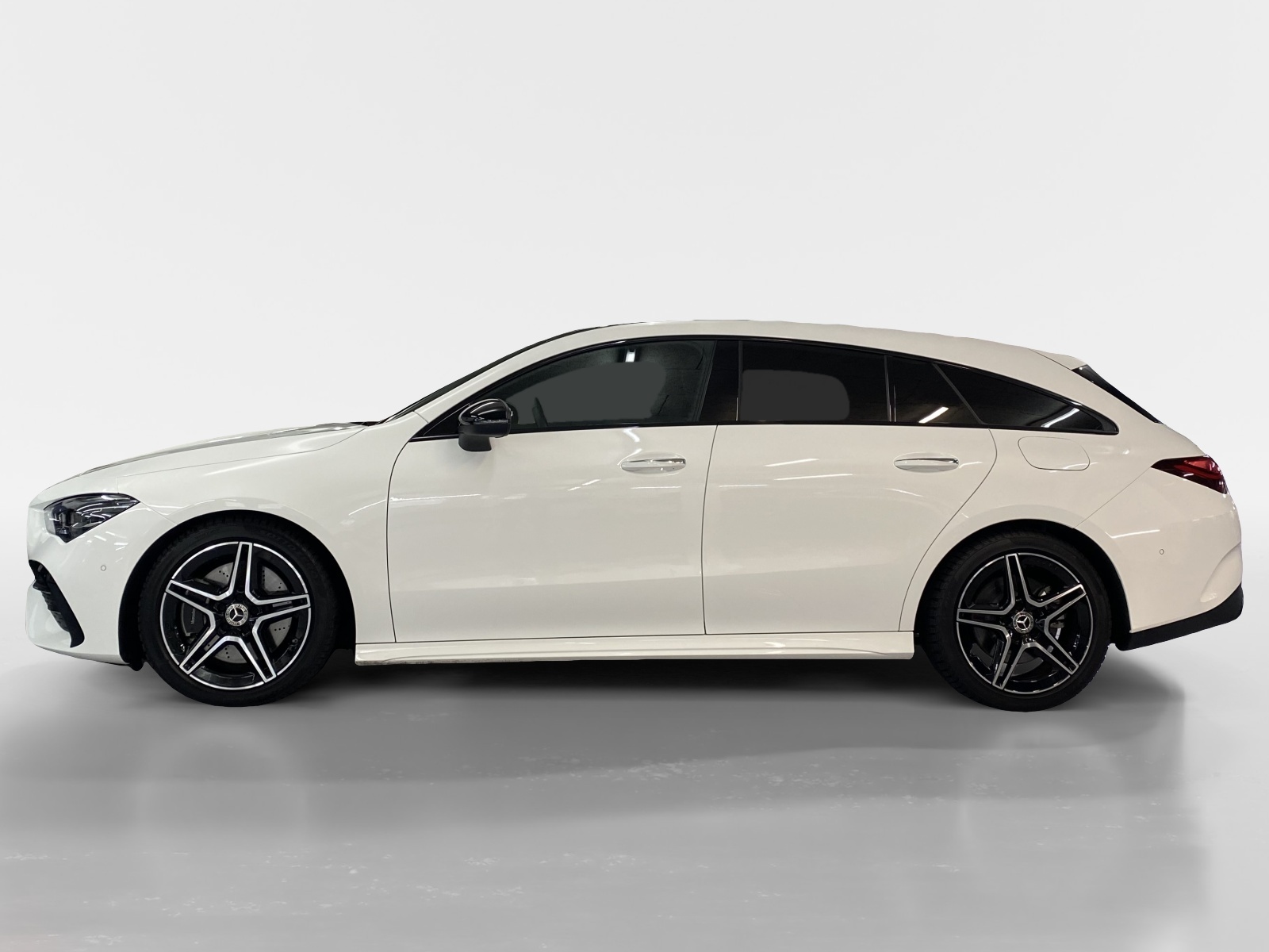 MERCEDES-BENZ CLA 250 AMG Line 4MATIC Shooting Brake-showroom-element-2