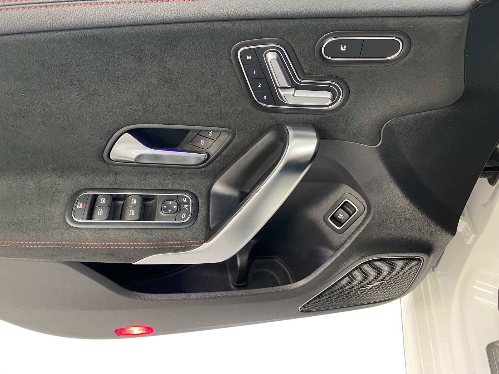 MERCEDES-BENZ CLA 250 AMG Line 4MATIC Shooting Brake-image-10
