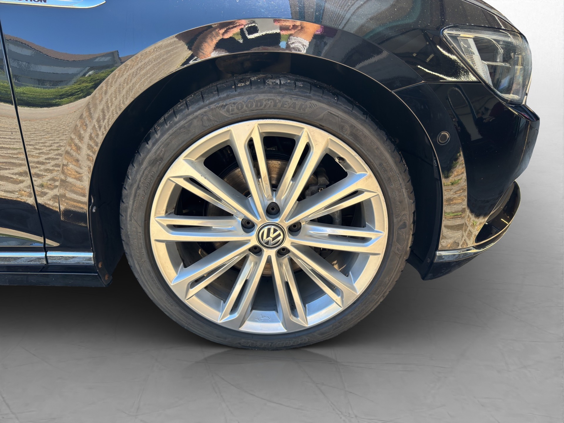 VW Passat Variant 2.0 TDI BMT Highline DSG 4Motion-image-9