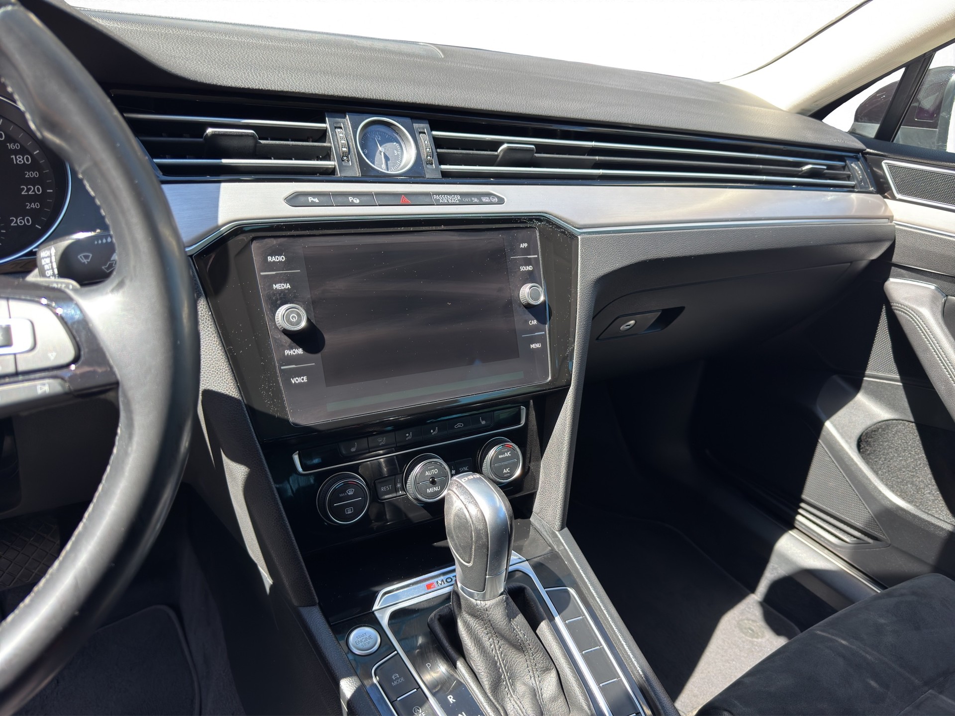 VW Passat Variant 2.0 TDI BMT Highline DSG 4Motion-image-7