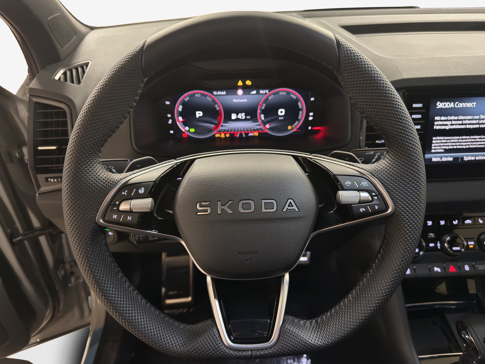 SKODA Karoq 2.0 TSI SportLine 4x4 DSG-image-9