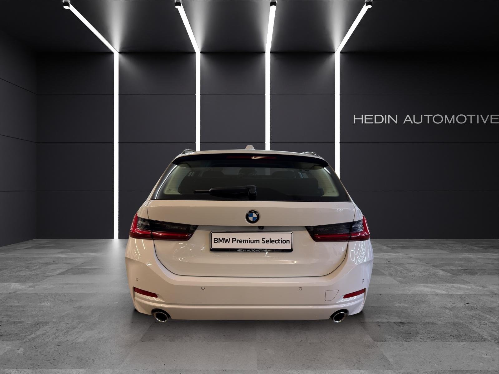 BMW 318d Touring-showroom-element-3