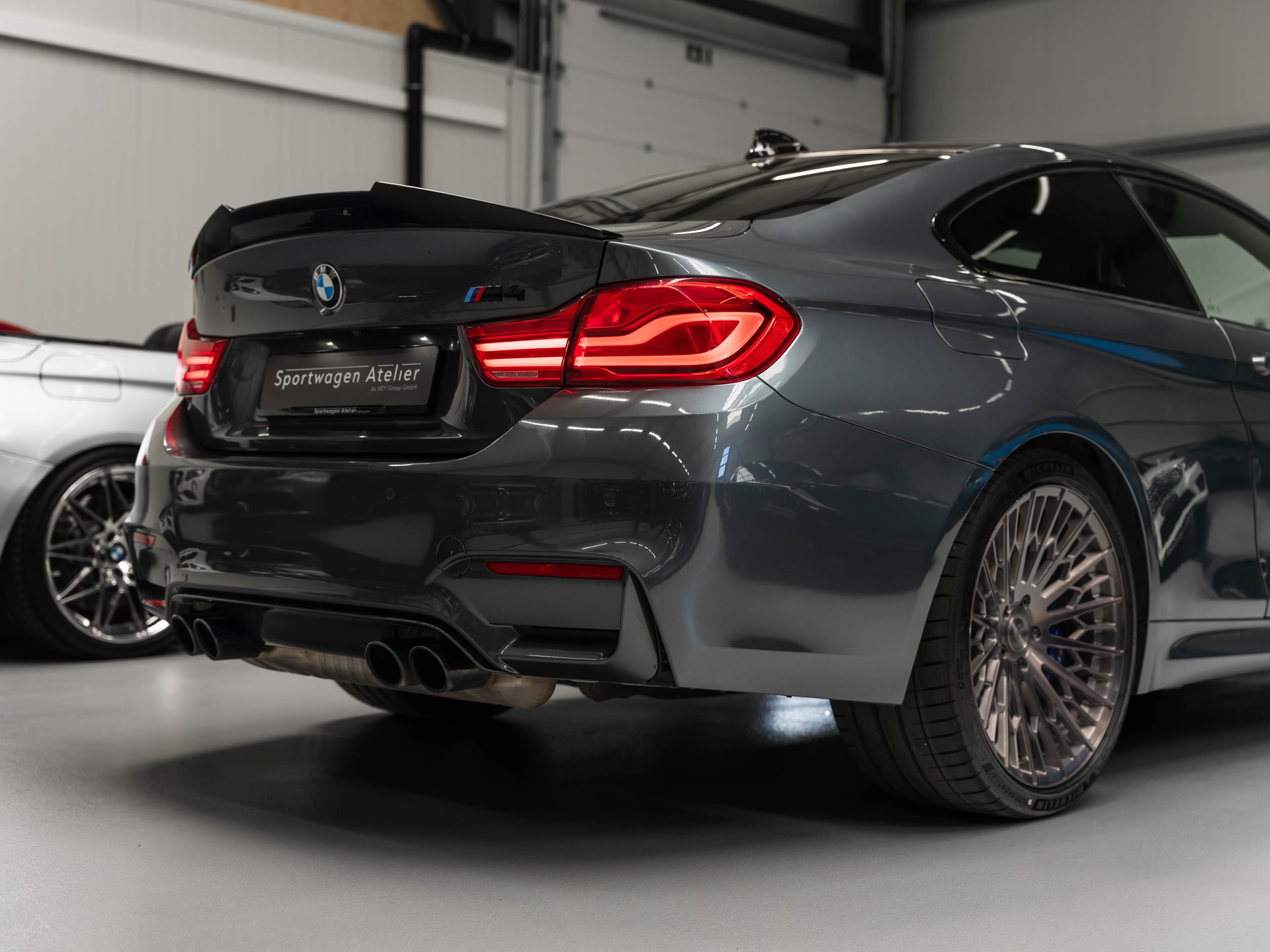 BMW M4 Coupé Competition DKG-image-14